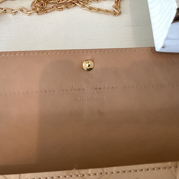 Louis Vuitton Vernis Tan Sarah Wallet - Picture 5 of 8